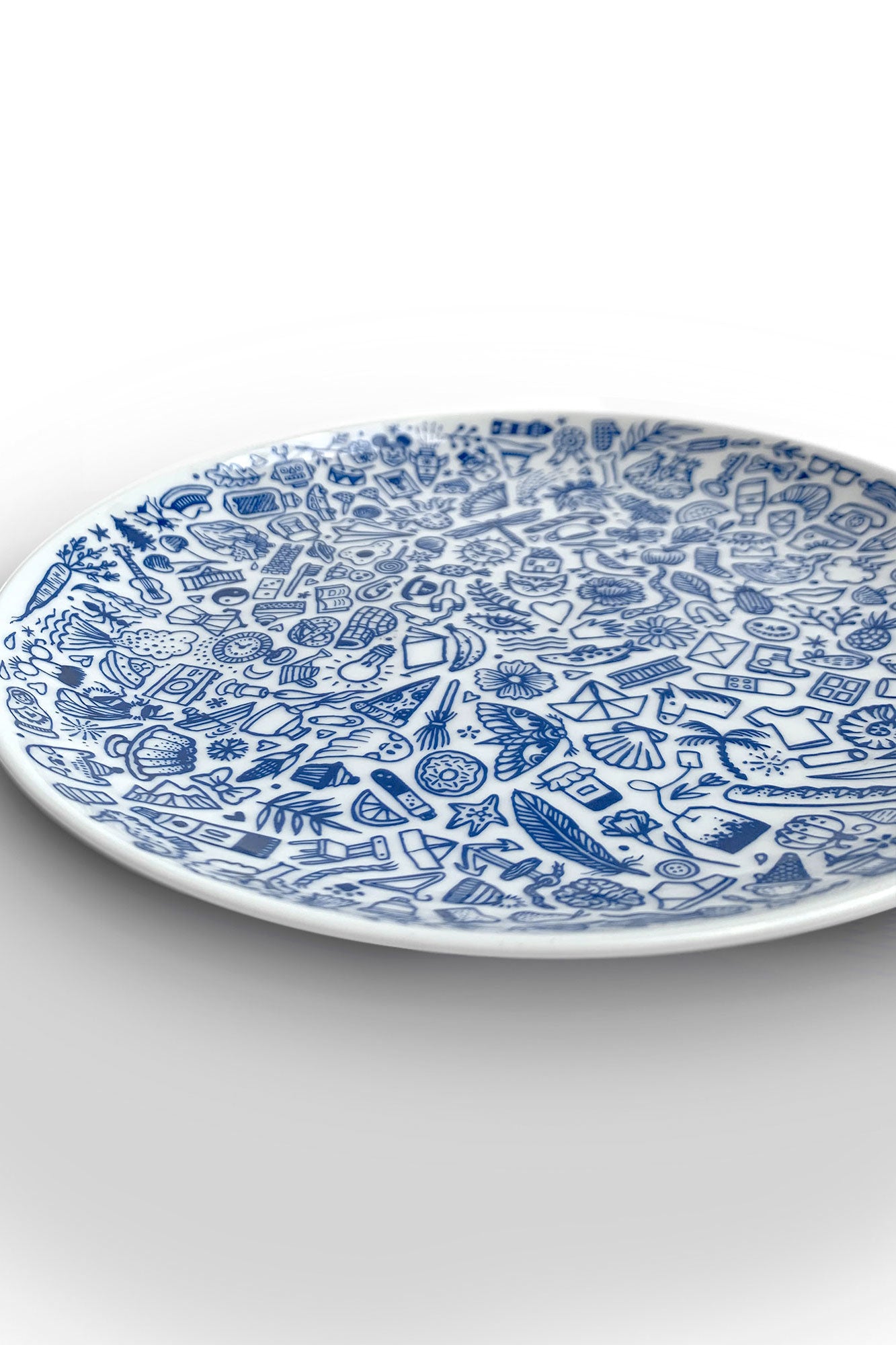 Details of a lot on my plate with design from Suflanda